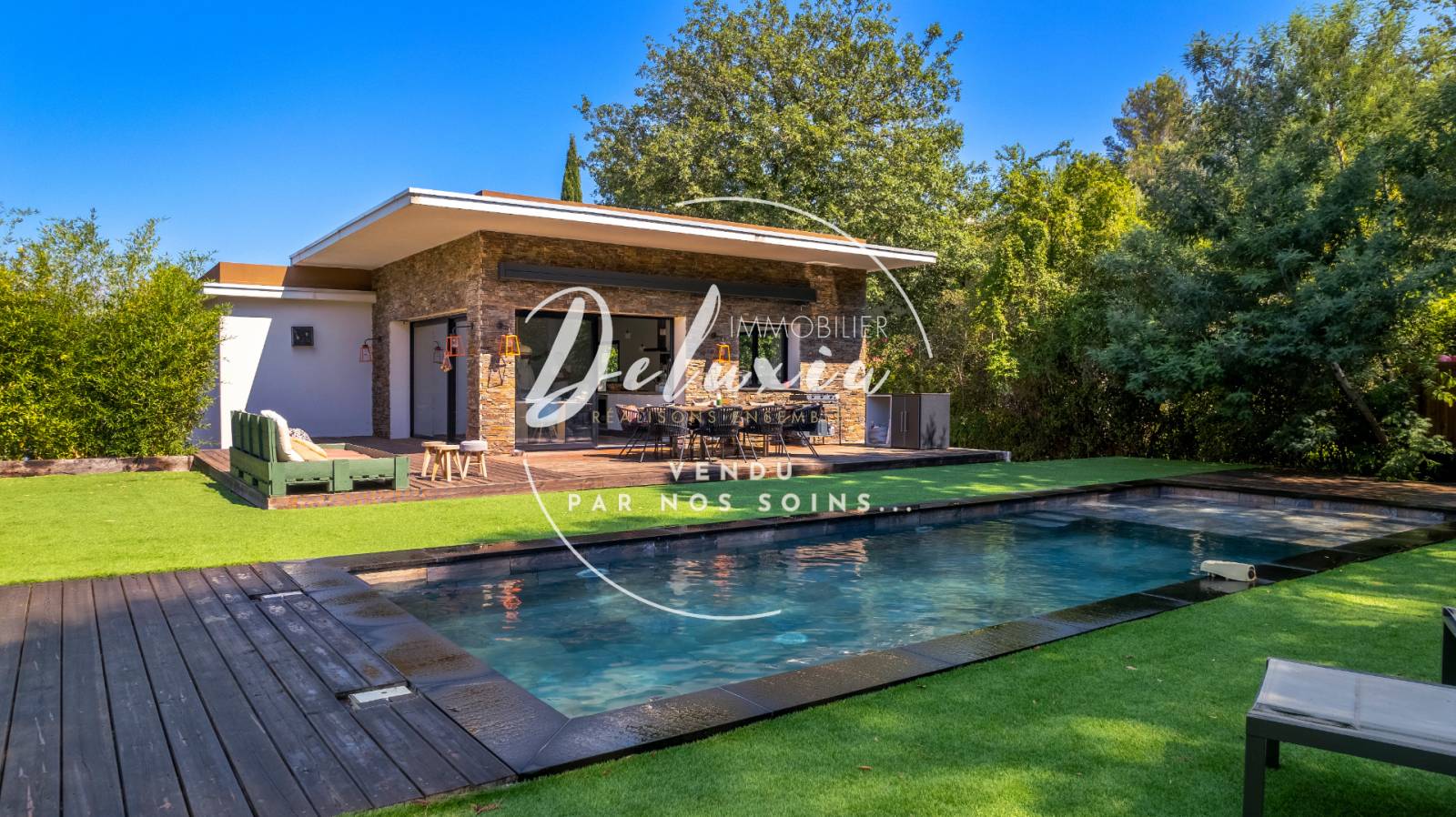 Piscine et jardin paysager