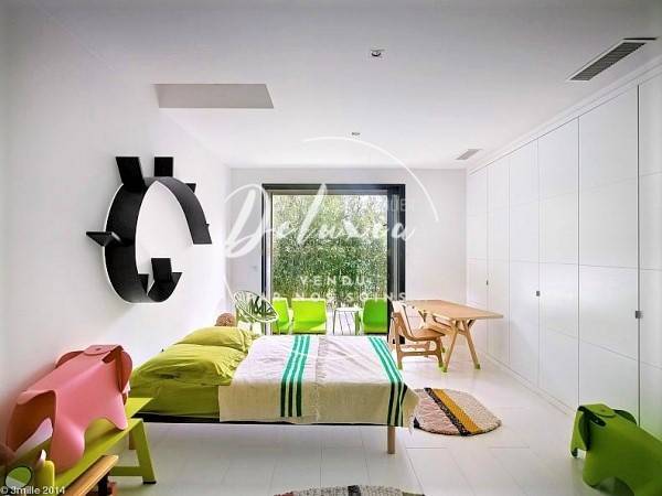 Chambre avec placards