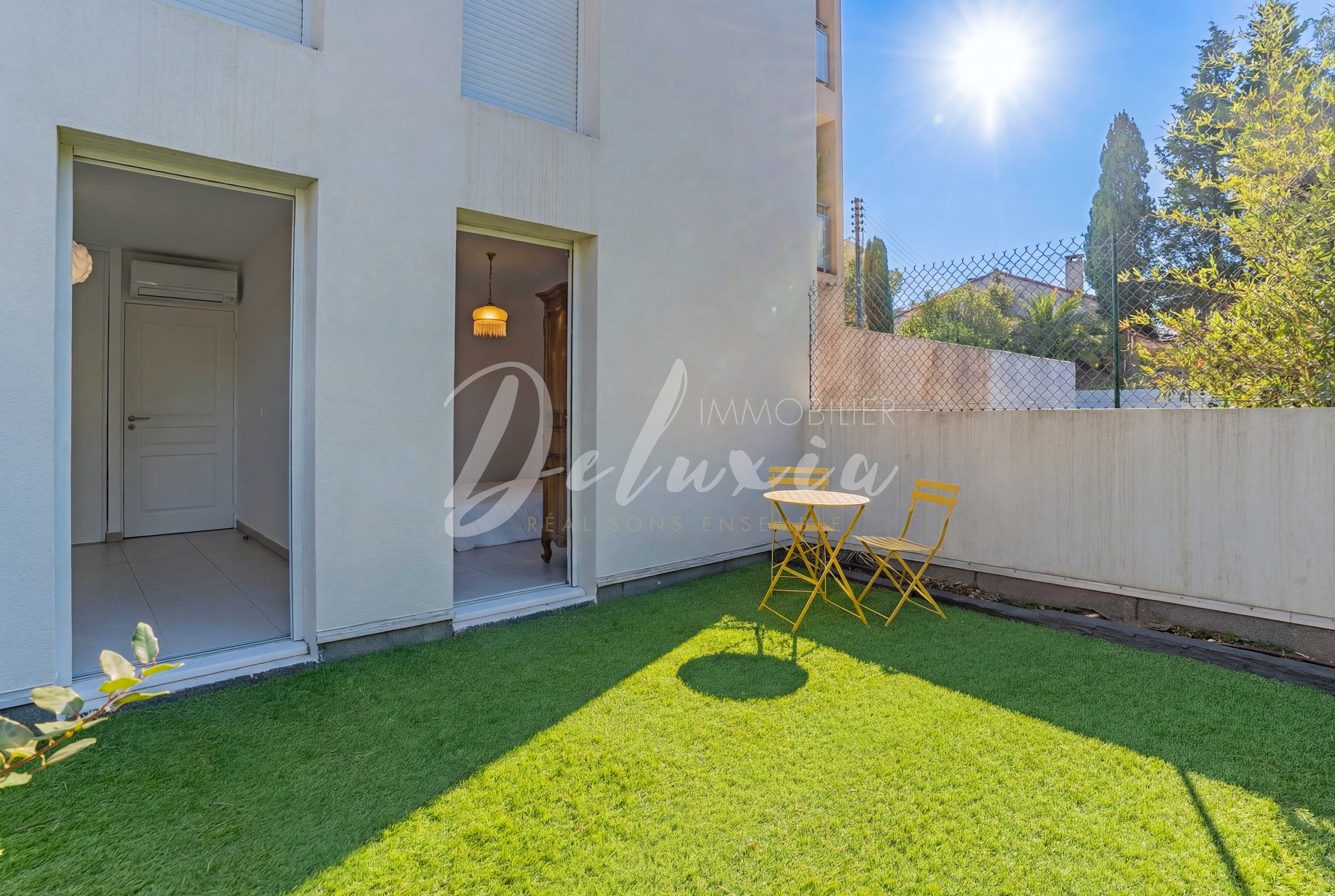 Appartement ensoleillé à vendre à Boulouris 