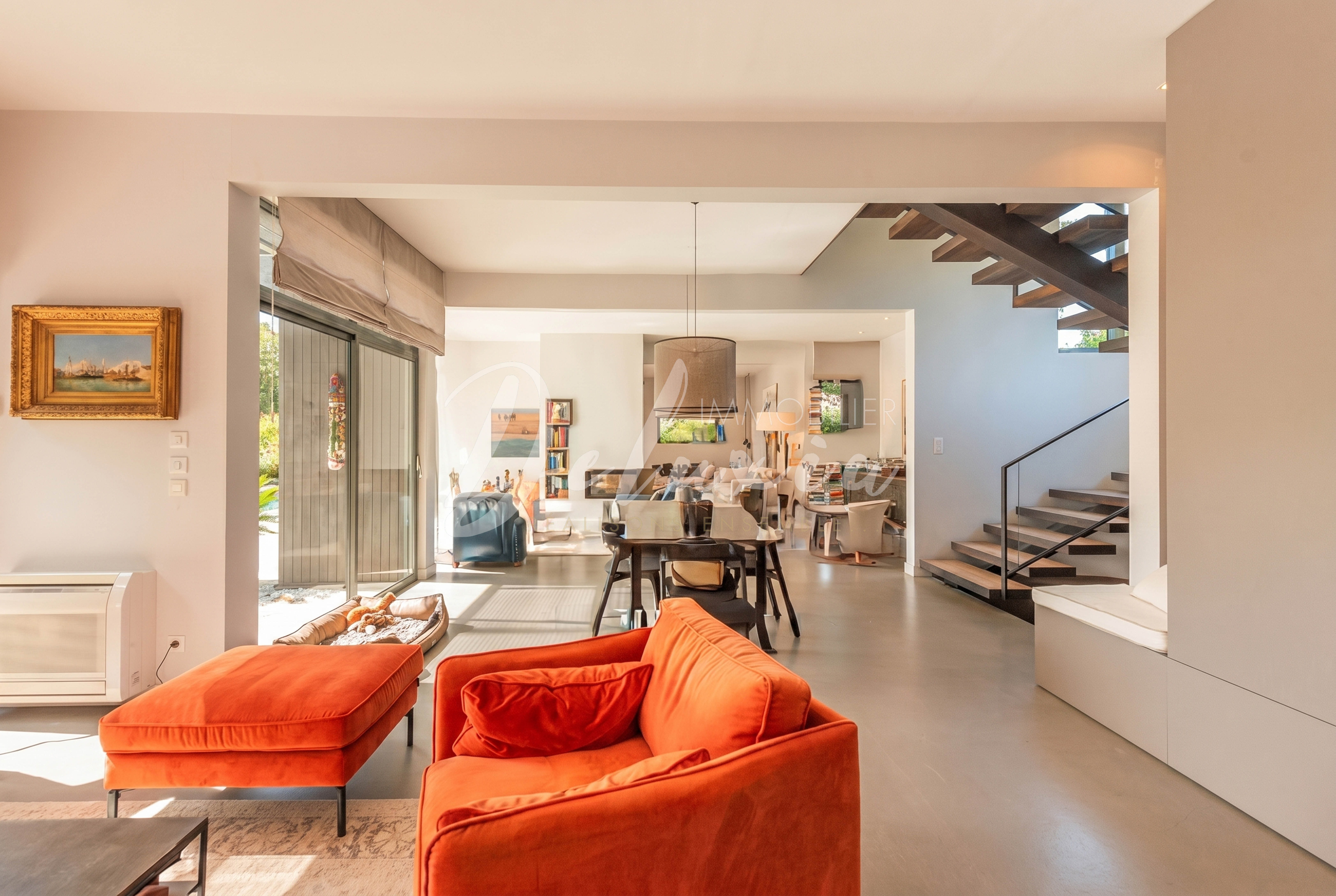 Villa contemporaine d’architecte avec piscine au coeur de Valescure, Saint-Raphaël.