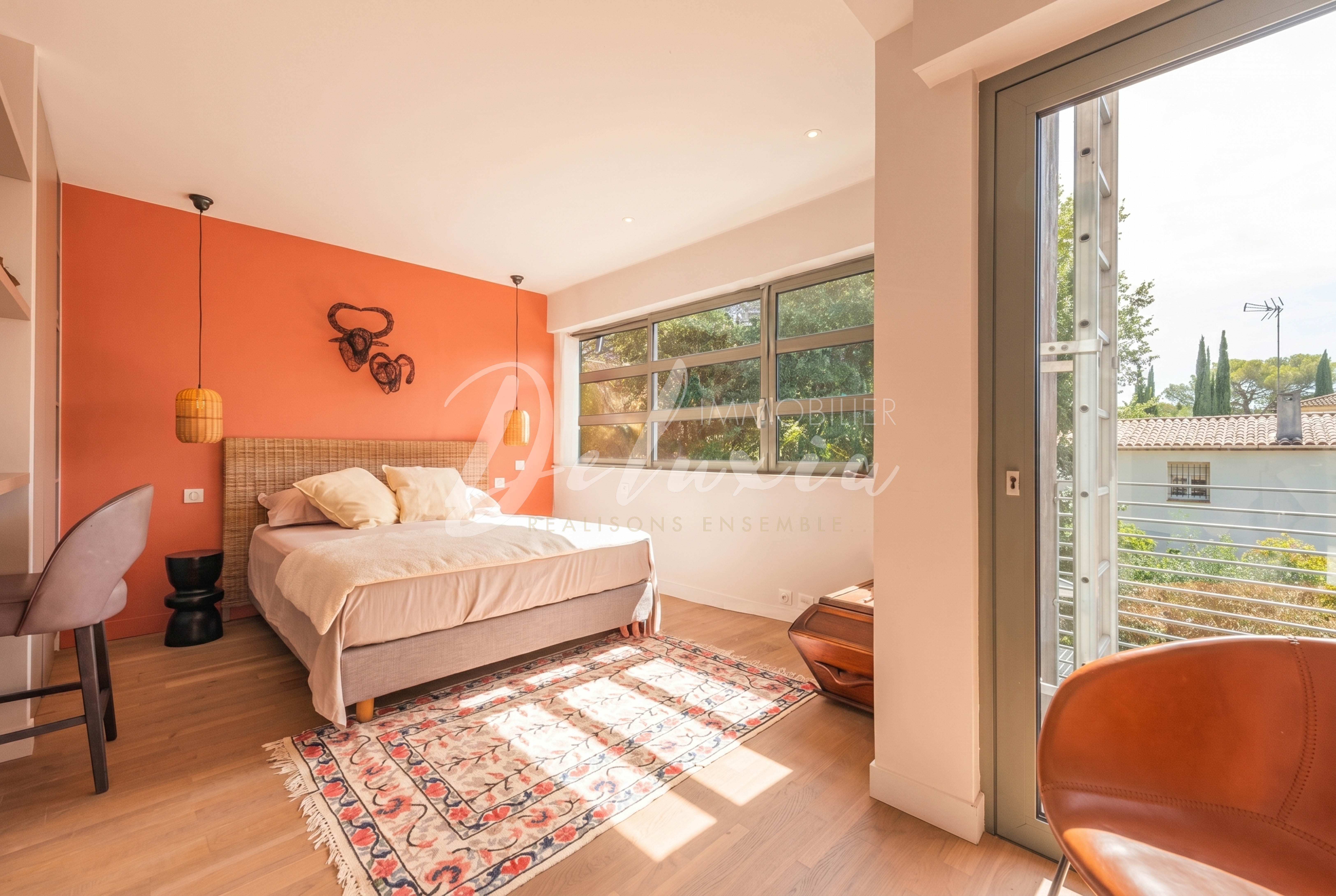 Villa contemporaine d’architecte avec piscine au coeur de Valescure, Saint-Raphaël.