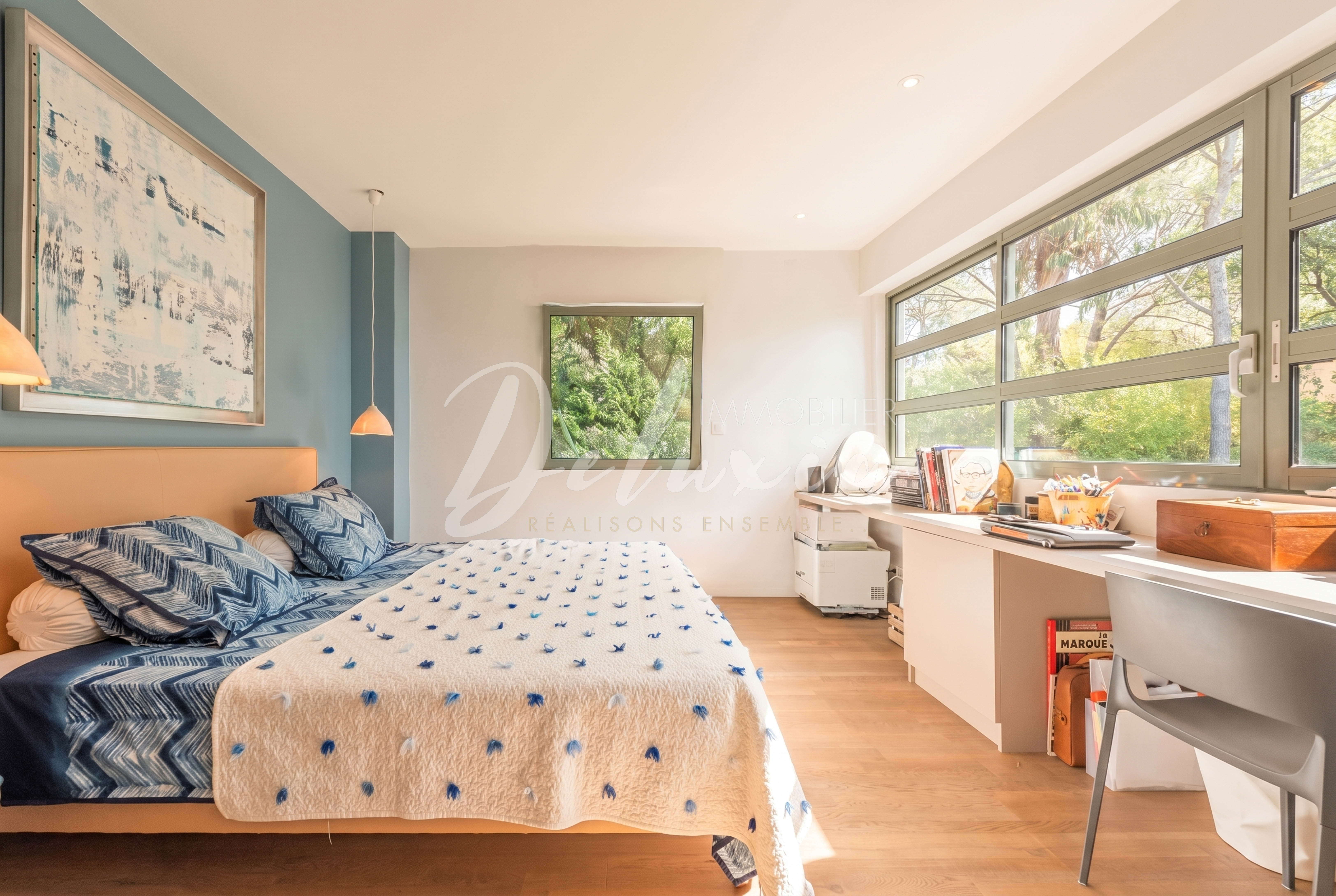 Villa contemporaine d’architecte avec piscine au coeur de Valescure, Saint-Raphaël.