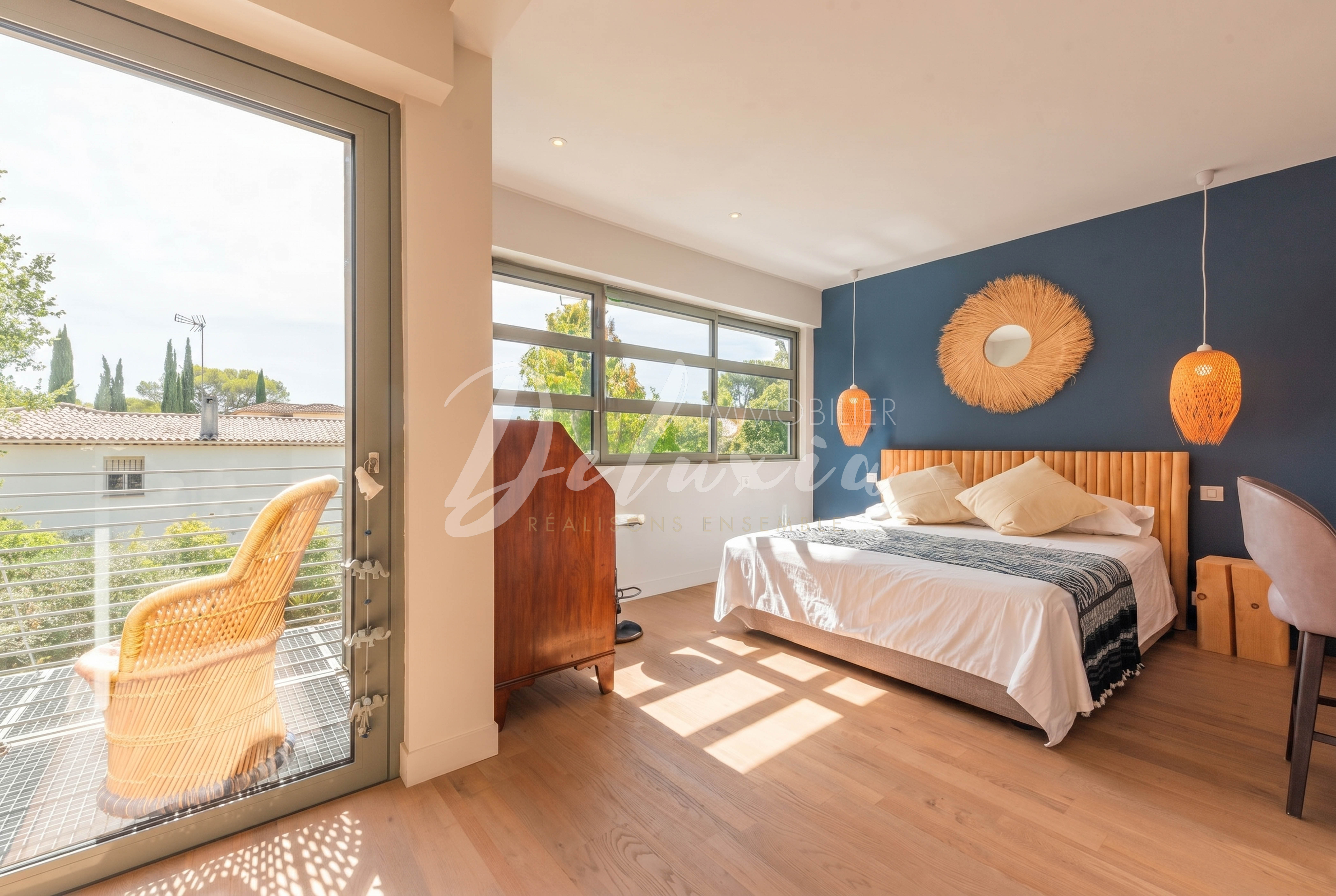 Villa contemporaine d’architecte avec piscine au coeur de Valescure, Saint-Raphaël.