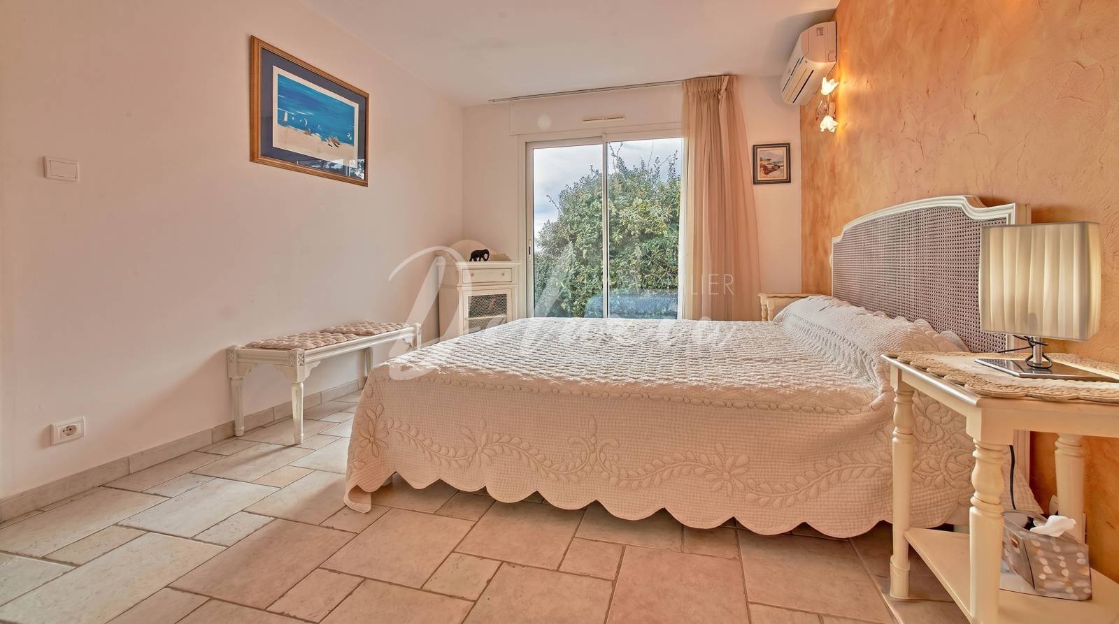 Propriété de caractère avec vue dégagée sur les Maures, Fréjus.