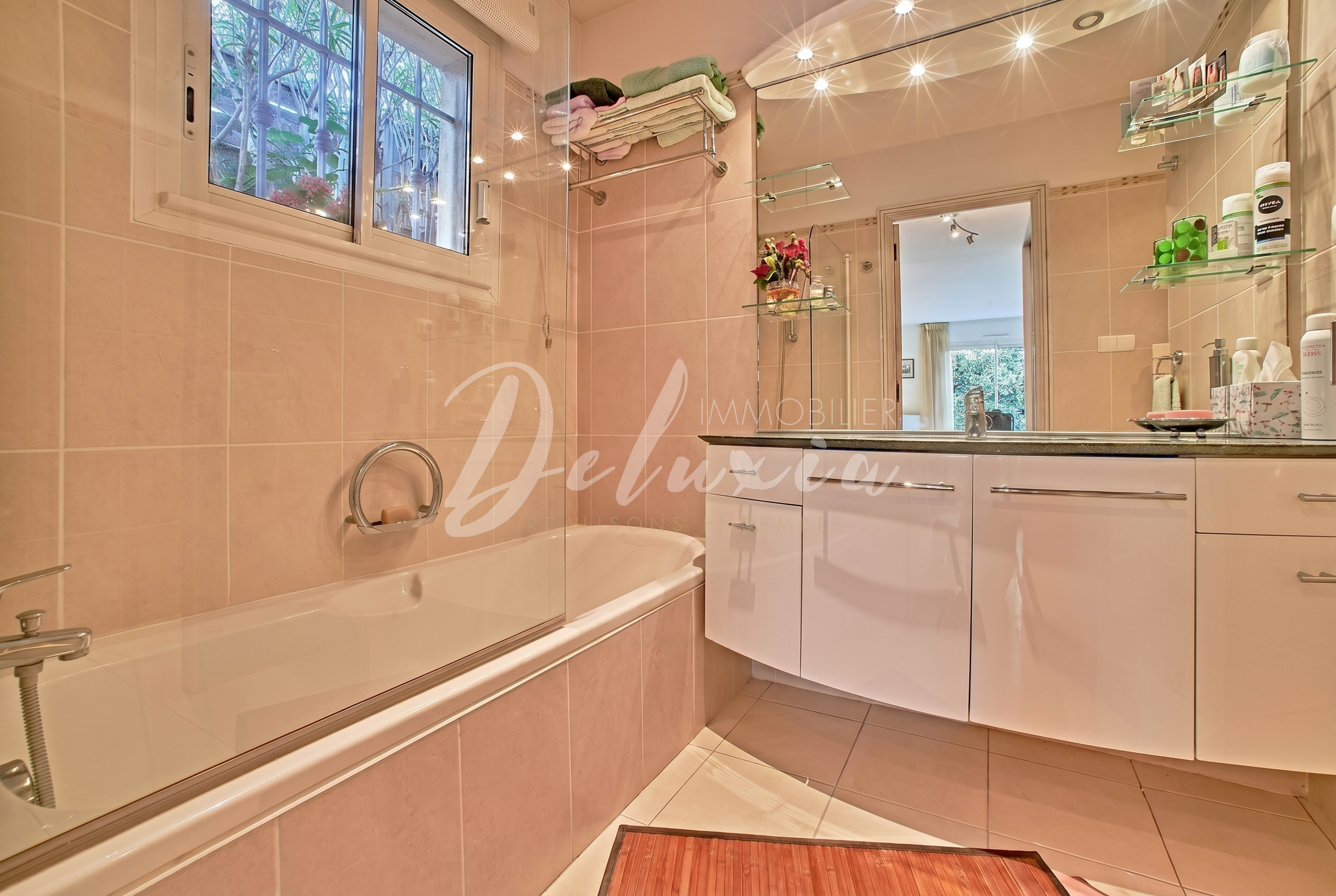 Propriété de caractère avec vue dégagée sur les Maures, Fréjus.