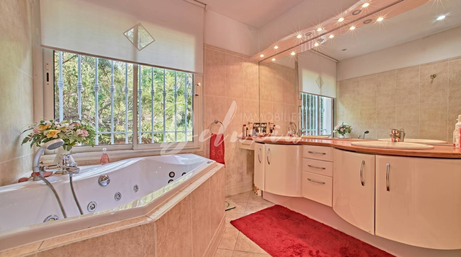 Propriété de caractère avec vue dégagée sur les Maures, Fréjus.