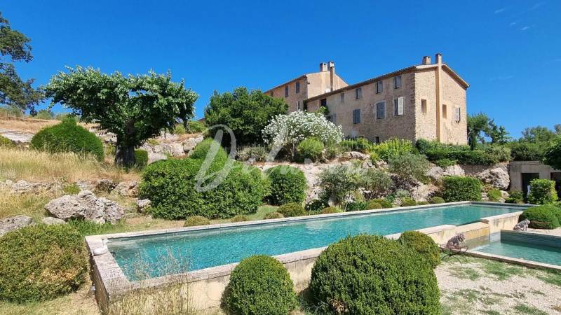 Domaine viticole avec vignes AOP situé à Lorgues.