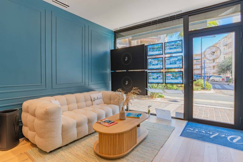 Agence immobilière de luxe à Sainte-Maxime, DELUXIA.