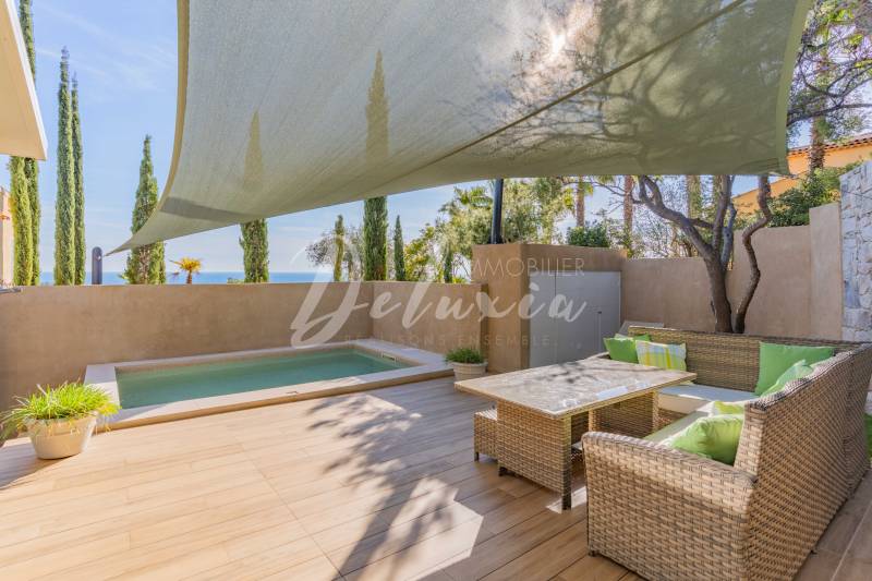 Appartement avec piscine et grande terrasse à vendre à Saint-Raphaël 