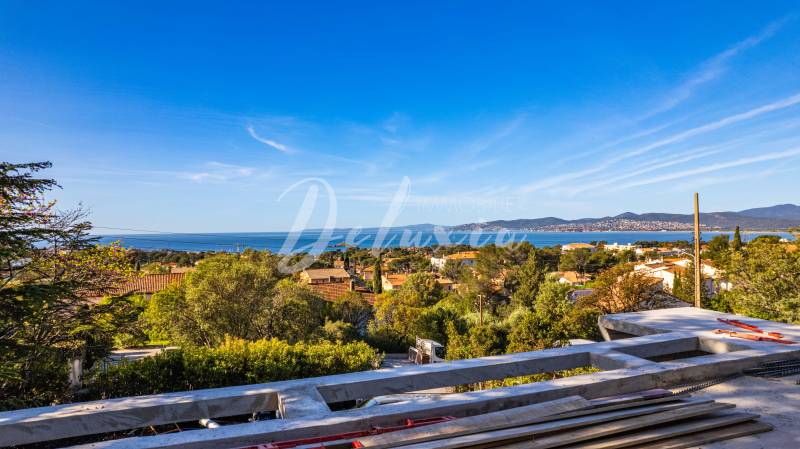 Villa avec vue mer et piscine à vendre à Saint-Raphaël 