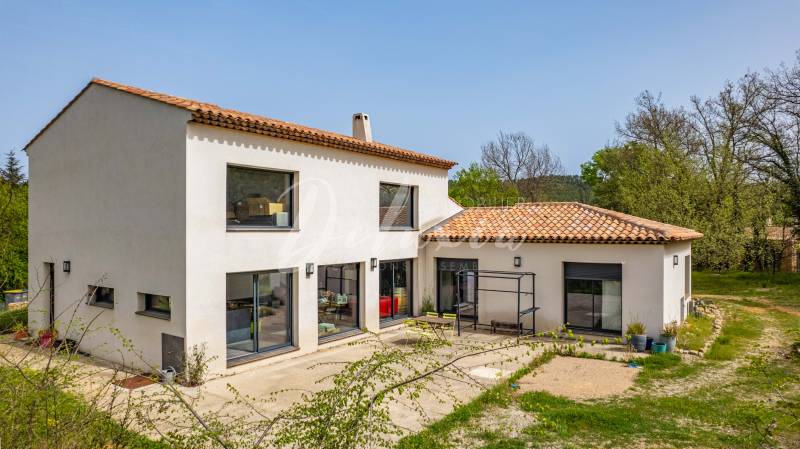 Notre zone d'activité pour ce service Acheter une maison de vacances de luxe avec piscine sur la Côte d'Azur 