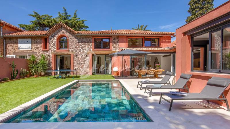 Superbe villa de caractère à proximité des commerces et plages, Saint-Raphaël – Quartier Notre-Dame.